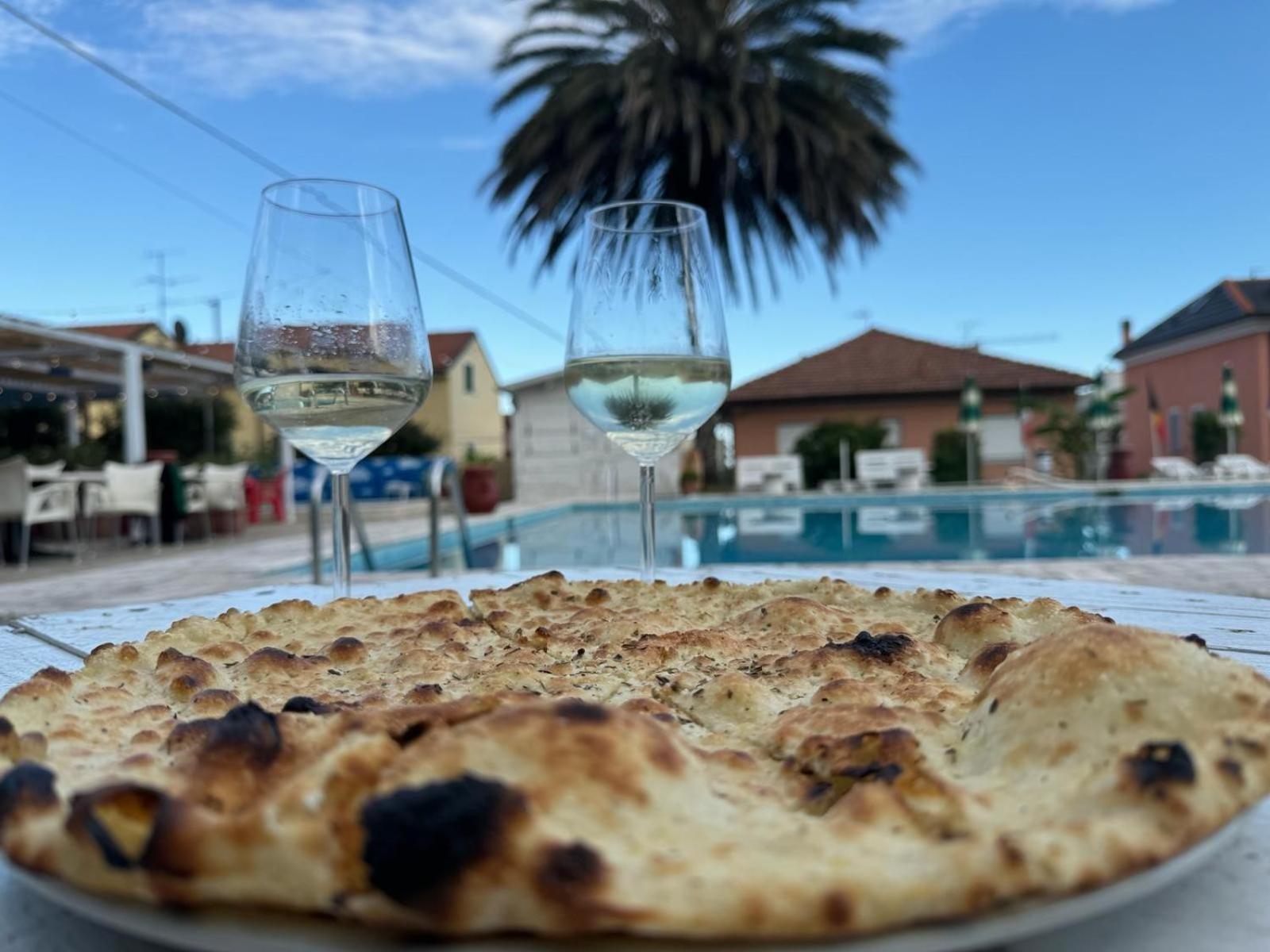 Al Borgo Village Pietra Ligure Exterior foto